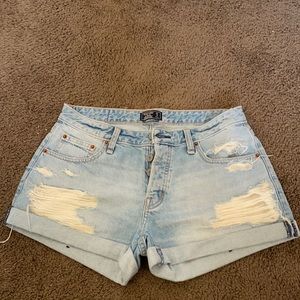 Abercrombie Ames low rise boyfriend shorts
